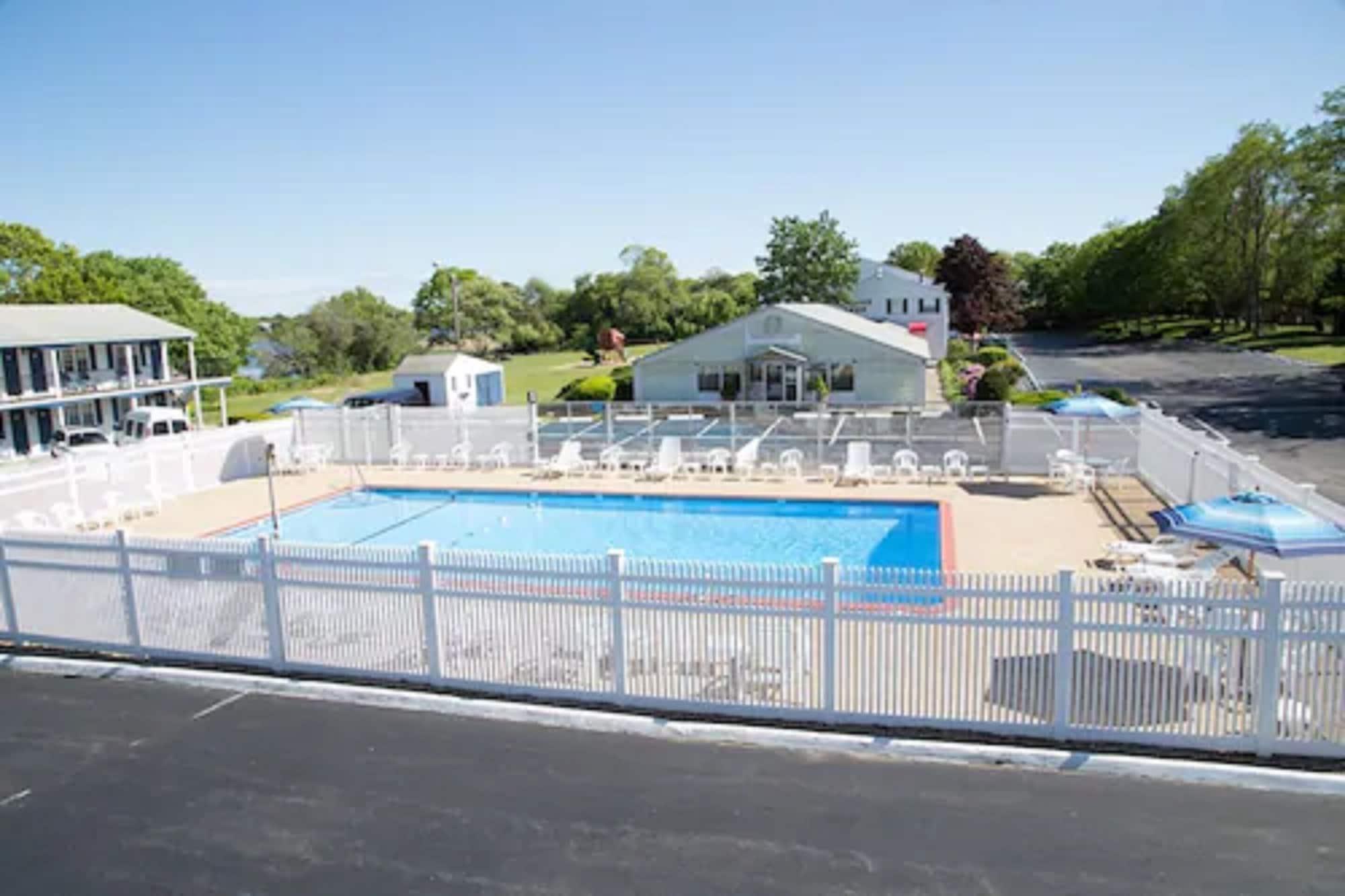 Uncommoner Hotel By Reverie Boutique Collection West Yarmouth Exterior photo