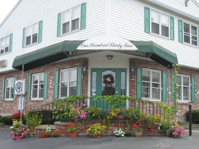Uncommoner Hotel By Reverie Boutique Collection West Yarmouth Exterior photo